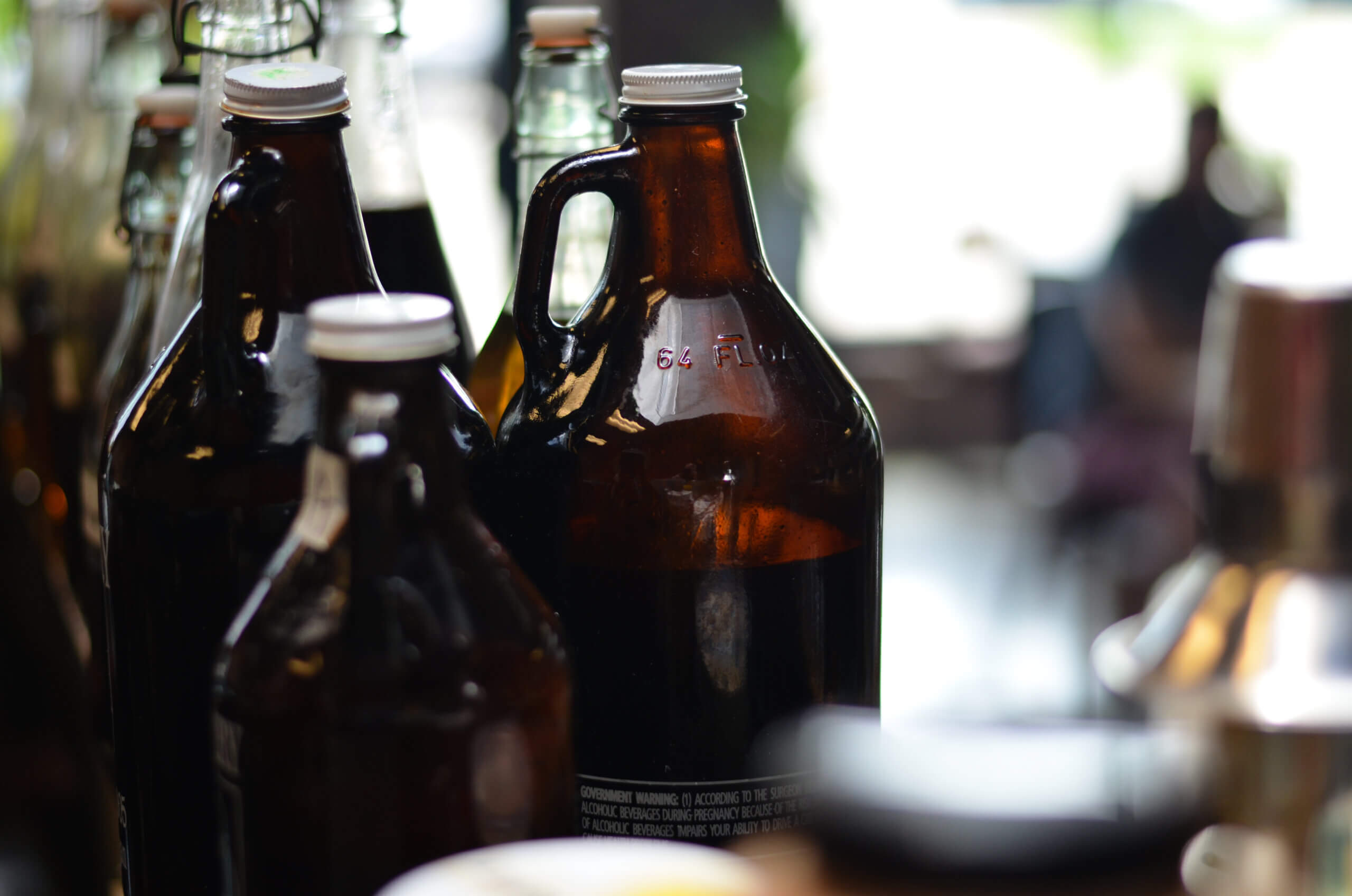 Why Growlers Are Better than Cans or Kegs for Your Party